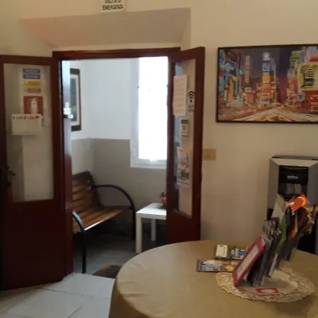 Houston - Esclusivamente Turistica - Not For Business Or Workers 호텔 리보르노