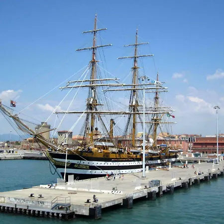 Houston - Esclusivamente Turistica - Not For Business Or Workers Livorno