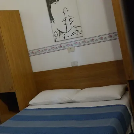 Hotel Houston - Esclusivamente Turistica - Not For Business Or Workers